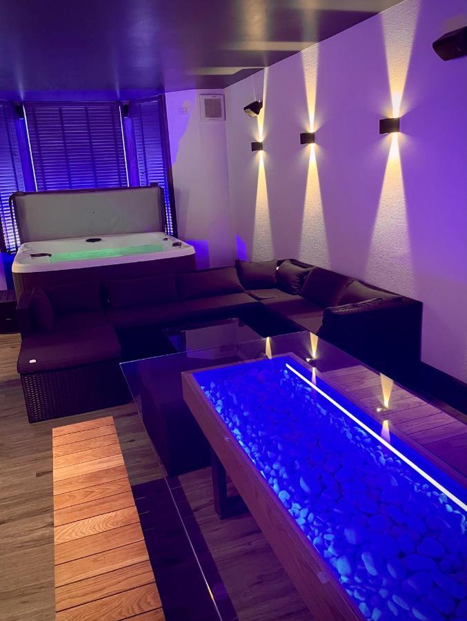Salt-Rock Villa Blackpool Ngoại thất bức ảnh