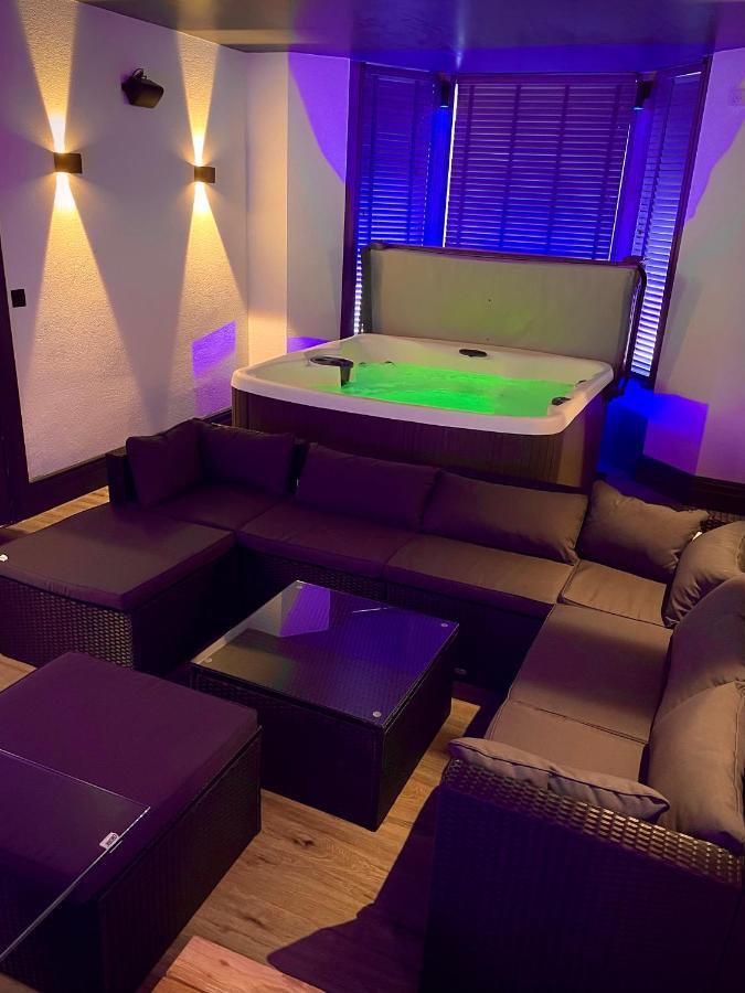 Salt-Rock Villa Blackpool Ngoại thất bức ảnh