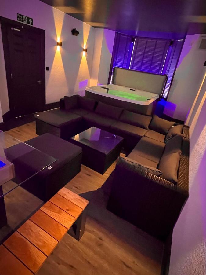 Salt-Rock Villa Blackpool Ngoại thất bức ảnh
